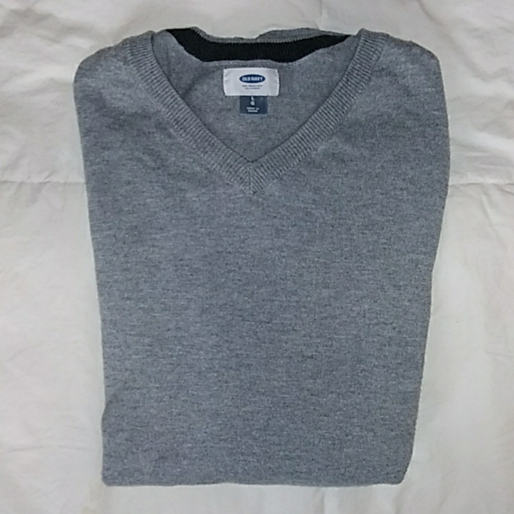 Old Navy grey V-neck sweater